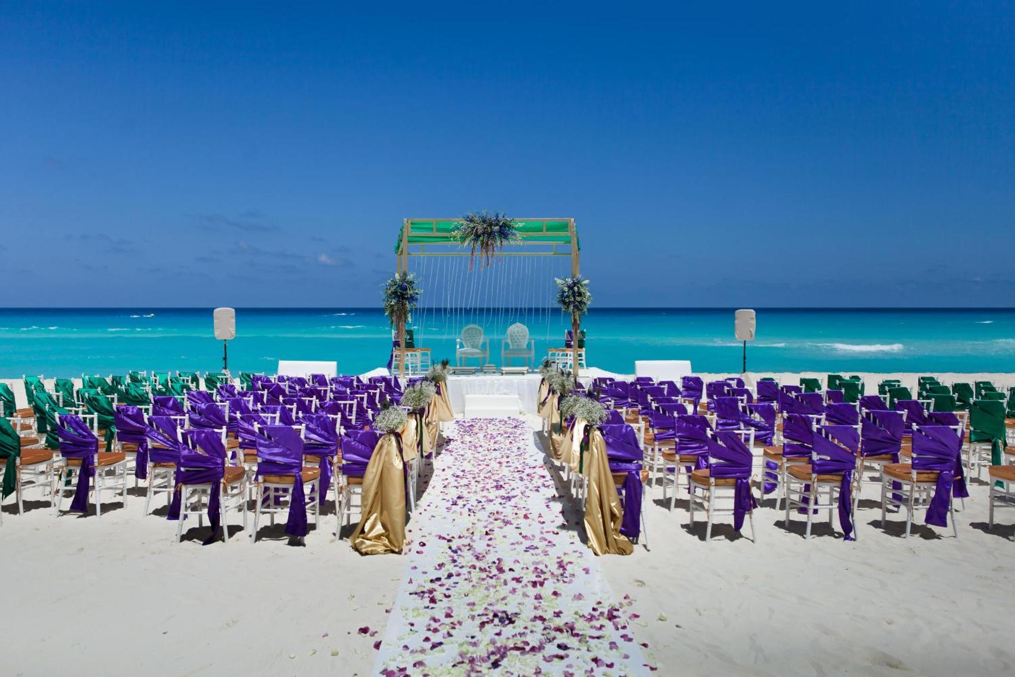 The Pyramid Cancun By Oasis Extérieur photo Beach wedding