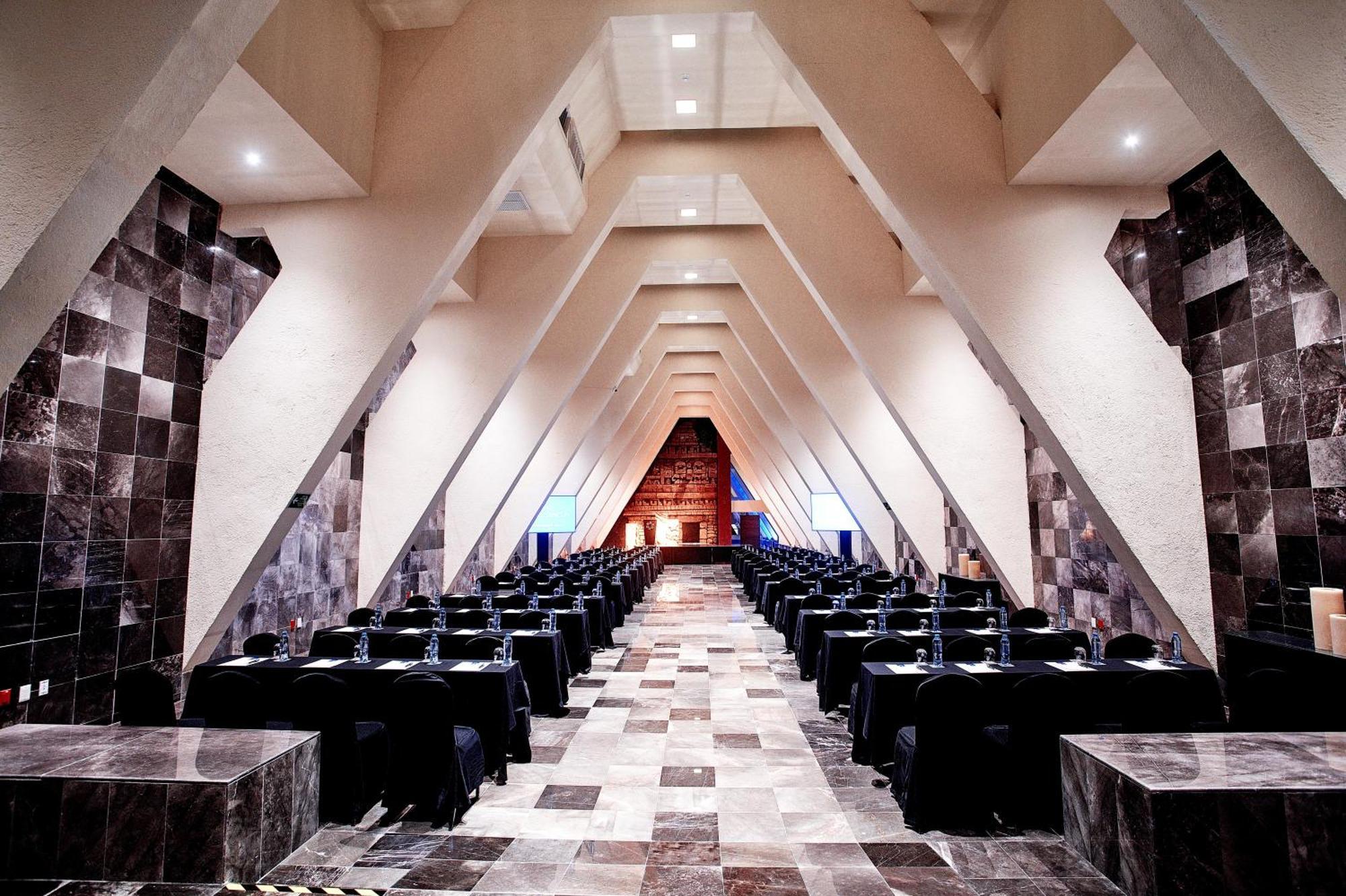 The Pyramid Cancun By Oasis Extérieur photo The Chamber of the National Assembly