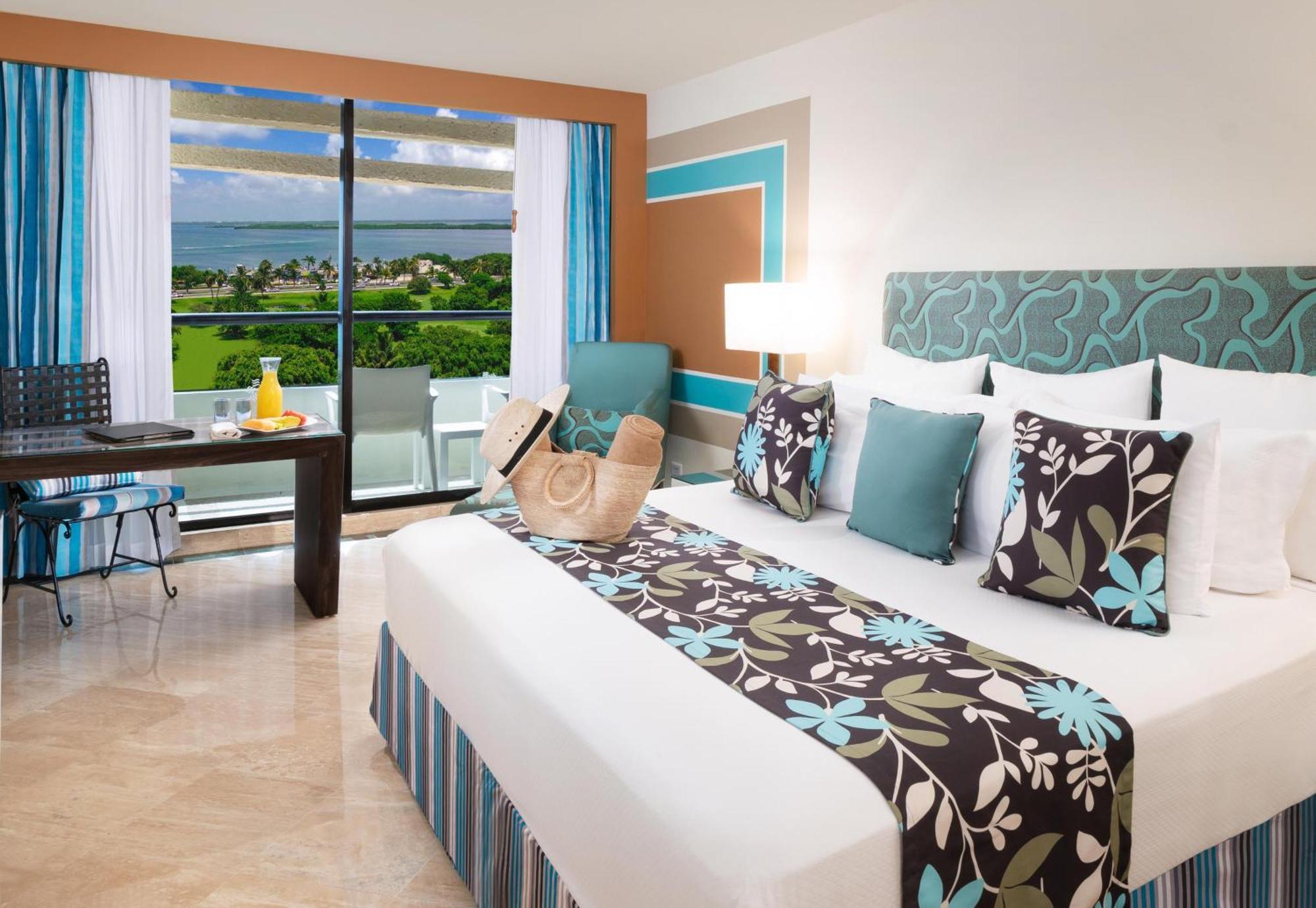 The Pyramid Cancun By Oasis Extérieur photo Junior Suite