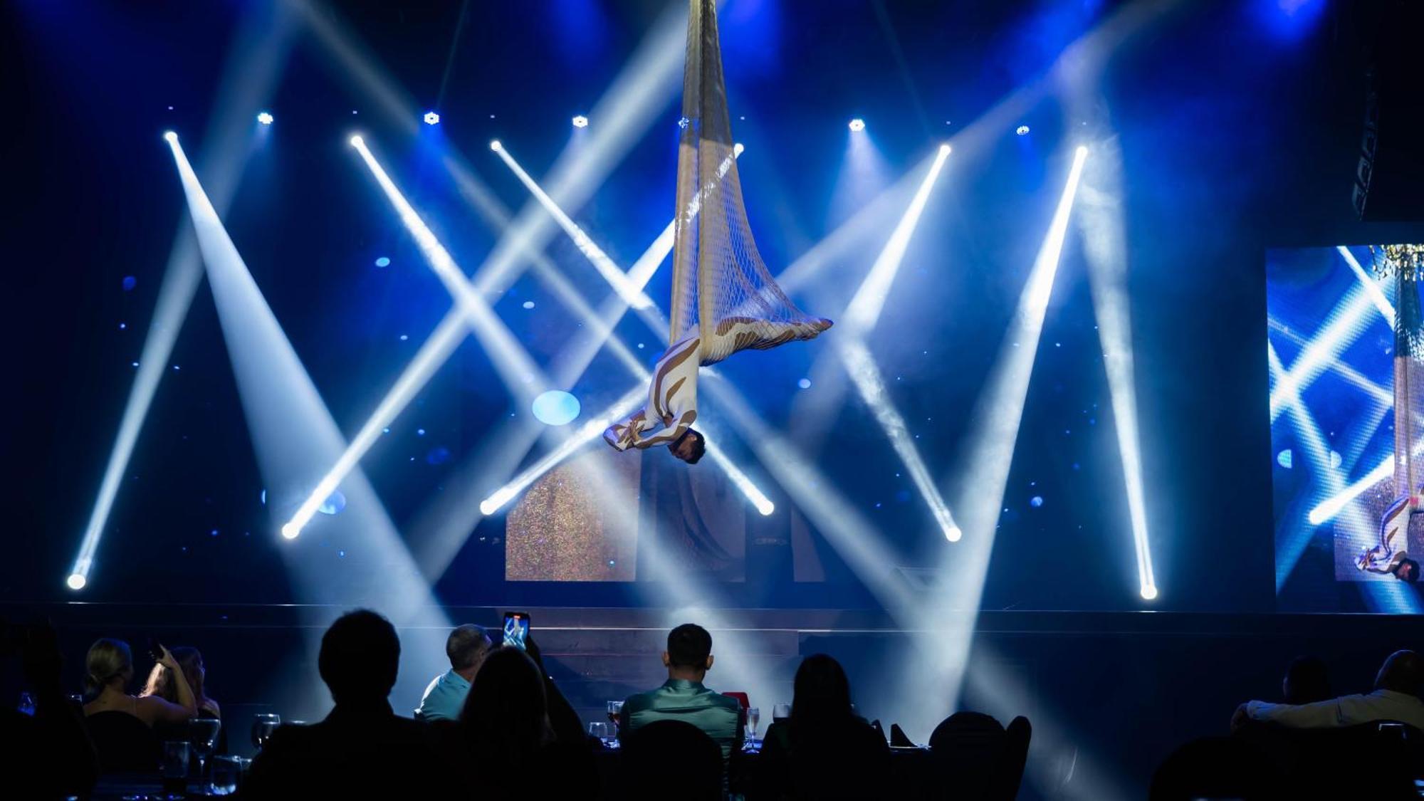 The Pyramid Cancun By Oasis Extérieur photo Aerialist