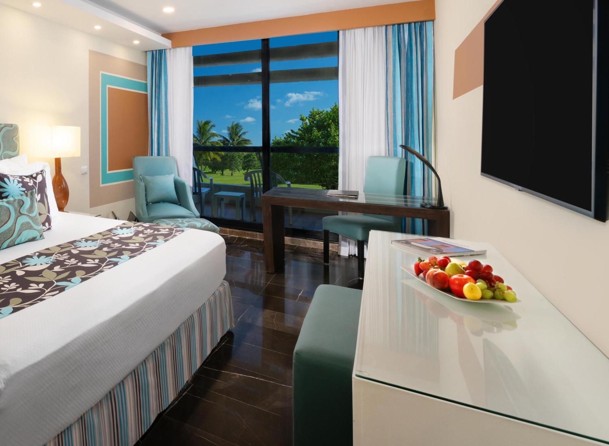 The Pyramid Cancun By Oasis Extérieur photo A room at the Hard Rock Hotel