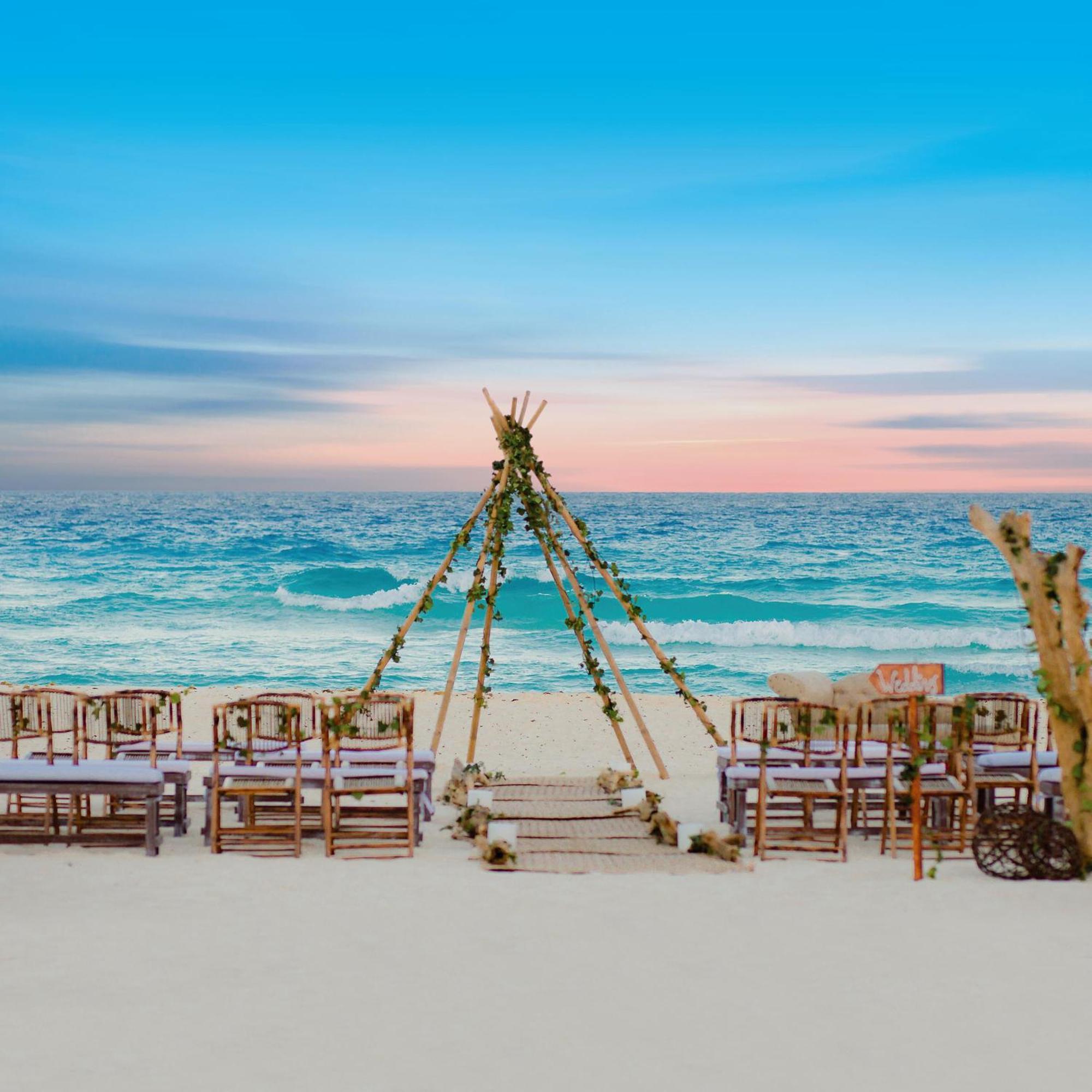 The Pyramid Cancun By Oasis Extérieur photo Beach wedding