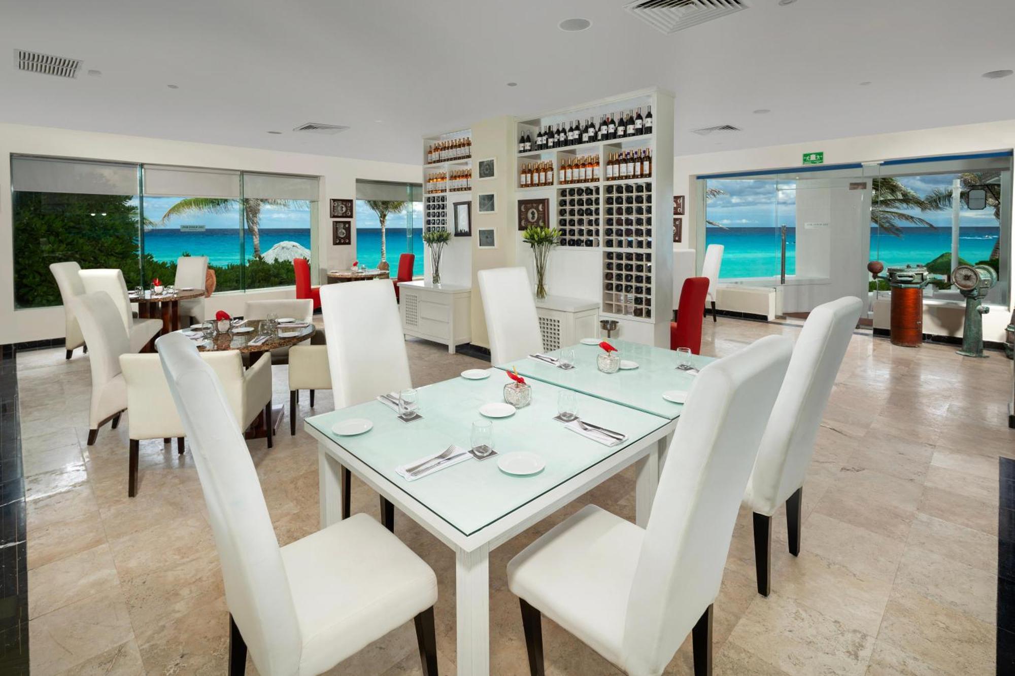 The Pyramid Cancun By Oasis Extérieur photo Restaurant